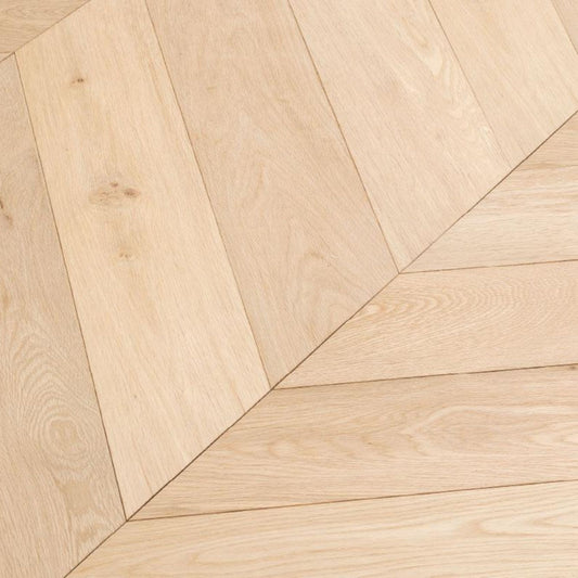 # PARQUET A DISEGNO SPINA UNGHERESE 45° ROVERE - LABOR LEGNO eleganza classica, tonalità chiare, posa a disegno per ambienti raffinati