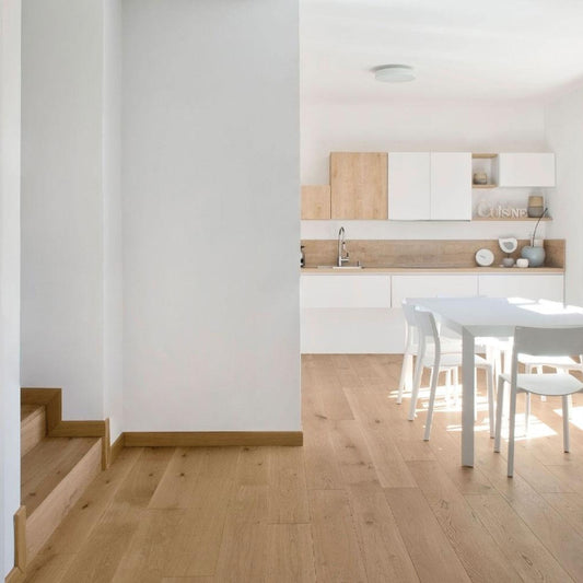 # PARQUET STRATIFICATO DECORA ROVERE - LABOR LEGNO vernice all’acqua resistente, posa incollata o flottante