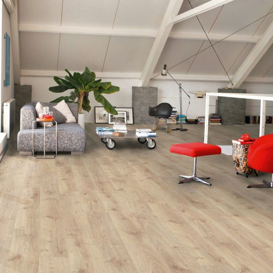 Pavimento in Laminato CREO ROVERE DELLA VIRGINIA NATURALE QUICK-STEP impermeabile al 100%, resistente ai graffi e compatibile con riscaldamento a pavimento