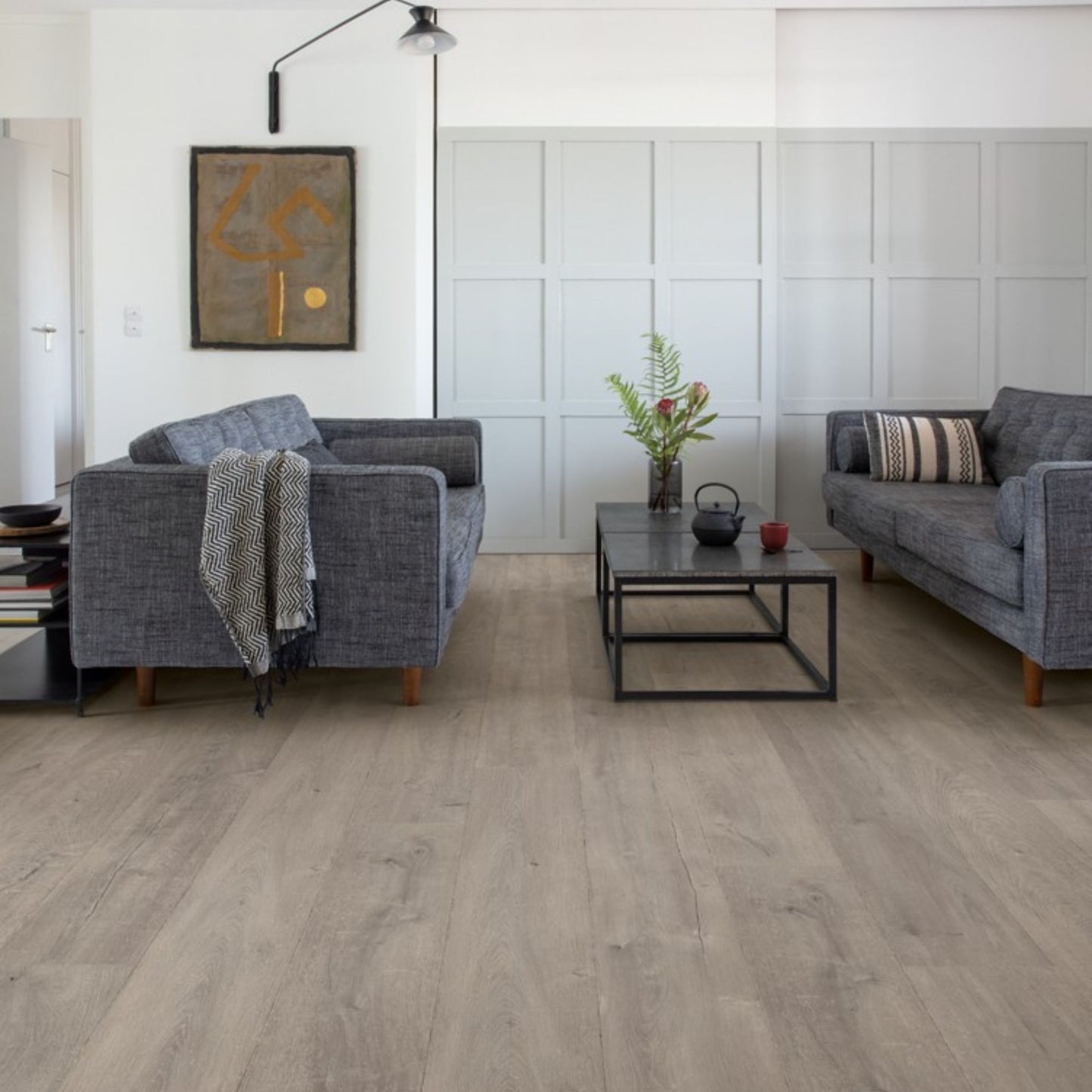 Pavimento in Laminato CAPTURE ROVERE PATINA GRIGIO QUICK-STEP pensata per ambienti contemporanei e dove si richiede un colore neutro