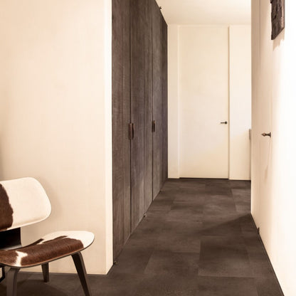 Pavimento in PVC ORO BASE PIETRA CANNELLA QUICK-STEP effetto pietra impermeabile con posa Uniclic, con riscaldamento a pavimento