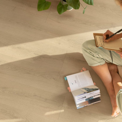 Pavimento in Laminato CLASSIC ROVERE GREZZO QUICK-STEP sistema Uniclic e compatibile con riscaldamento a pavimento per uso residenziale intenso