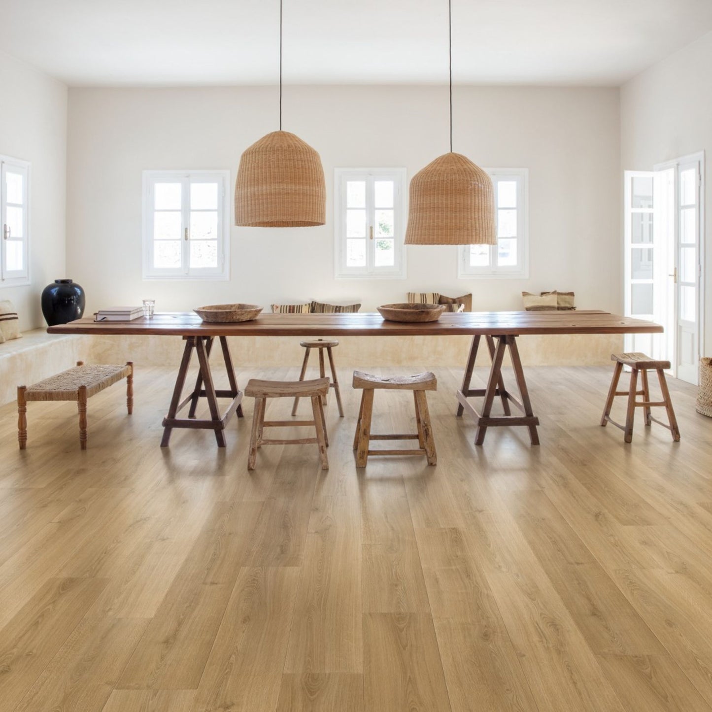 Pavimento in Laminato CAPTURE ROVERE SPAZZOLATO NATURALE CALDO QUICK-STEP per chi desidera un effetto legno credibile, facilmente integrabile in diversi stili di arredamento
