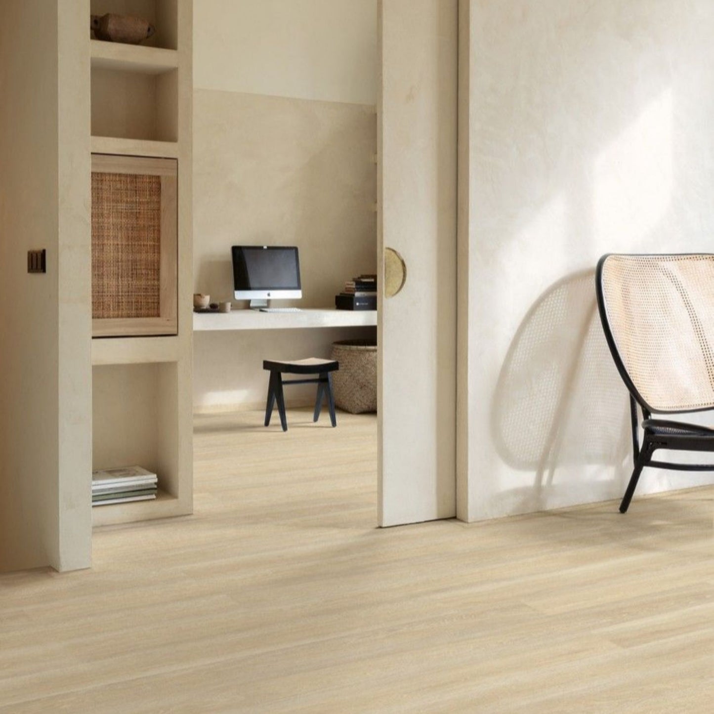 Pavimento in Laminato ELIGNA ROVERE PODERE BEIGE QUICK-STEP impermeabile con sistema Uniclic per ambienti residenziali ad alto utilizzo