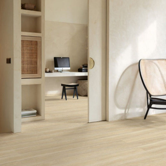 Pavimento in Laminato ELIGNA ROVERE PODERE BEIGE QUICK-STEP impermeabile con sistema Uniclic per ambienti residenziali ad alto utilizzo