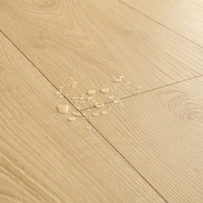 Pavimento in Laminato CLASSIC ROVERE DEL DESERTO GREIGE QUICK-STEP 100% impermeabile, bisellatura a stampa, sistema Uniclic