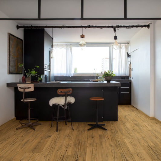 Pavimento in Laminato CAPTURE ROVERE CANYON NATURALE QUICK-STEP per chi desidera un pavimento con una resa visiva calda