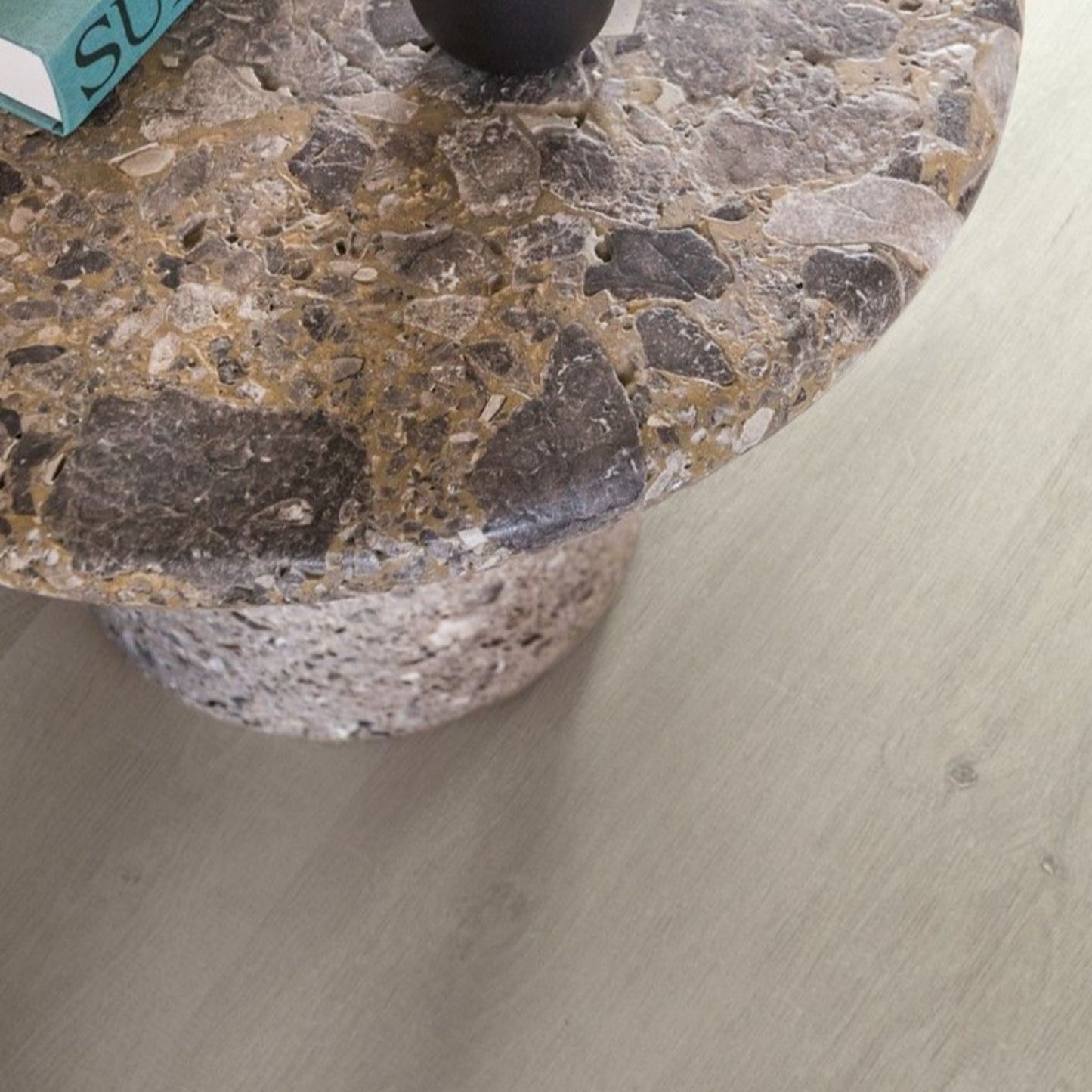 Pavimento in Laminato ELIGNA ROVERE VENEZIA CHIARO QUICK-STEP impermeabile con sistema Uniclic, classe 32, per ambienti residenziali continui e luminosi