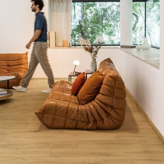 Pavimento in Laminato CLASSIC ROVERE SABBIA QUICK-STEP impermeabile classe 32 con sistema Uniclic, compatibile con riscaldamento a pavimento