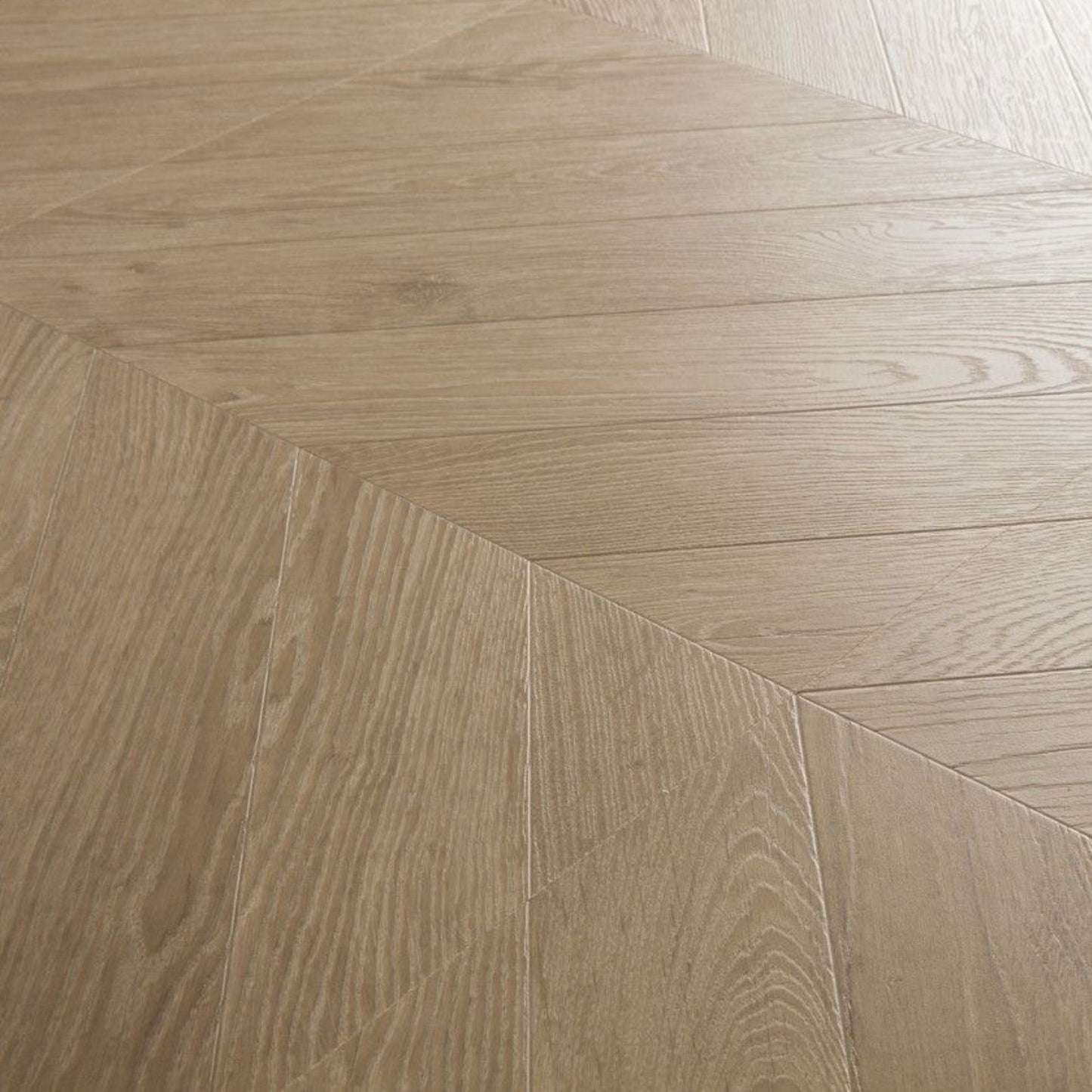 Pavimento in Laminato IMPRESSIVE PATTERNS ROVERE SPINA TAUPE QUICK-STEP impermeabile con posa geometrica, resistenza ai graffi