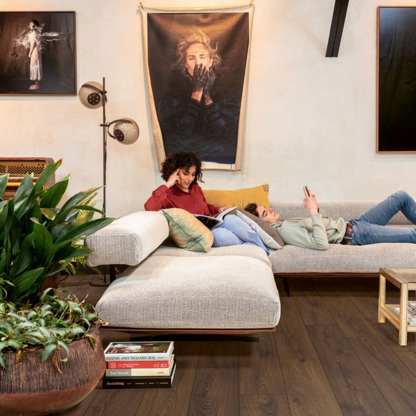 Pavimento in Laminato CLASSIC ROVERE NOCCIOLA QUICK-STEP impermeabile con bisellatura a stampa classe 32