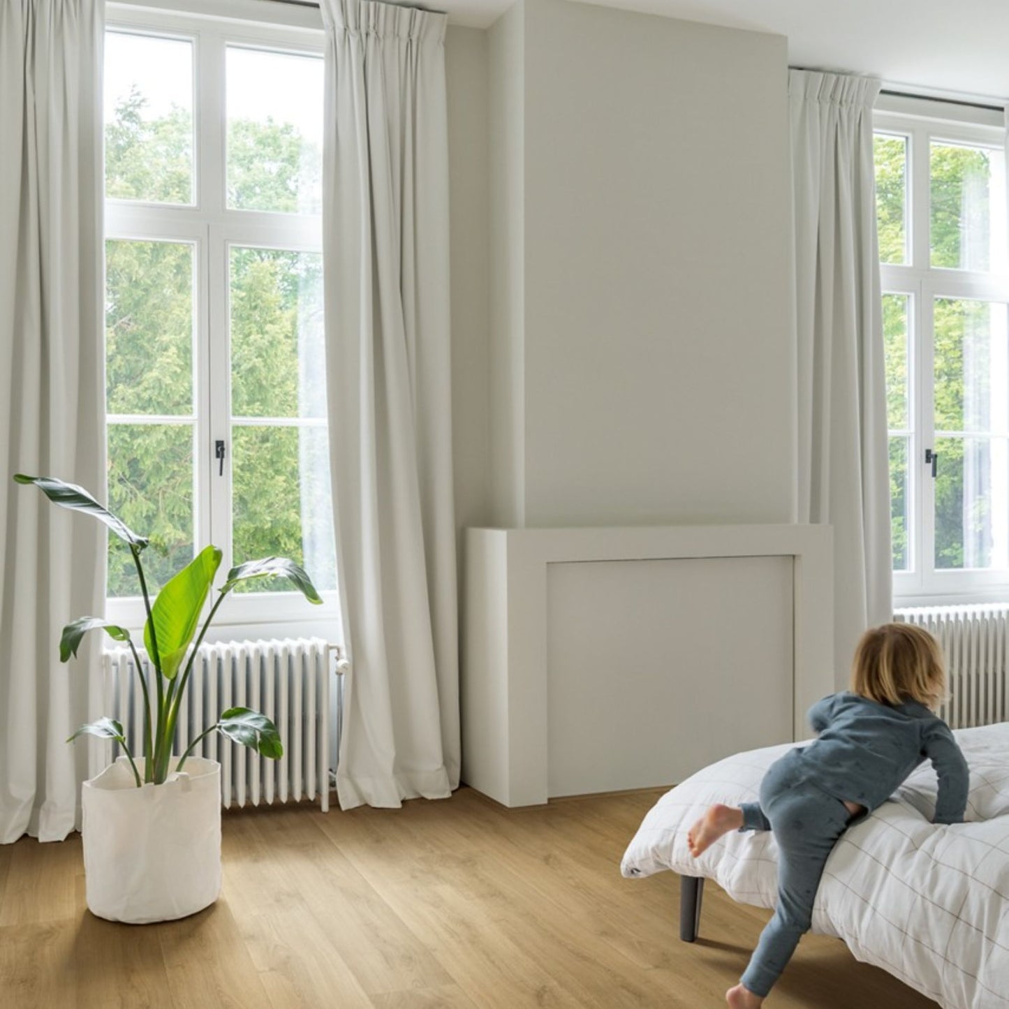 Pavimento in Laminato CAPTURE ROVERE SPAZZOLATO NATURALE CALDO QUICK-STEP per chi desidera un effetto legno credibile, facilmente integrabile in diversi stili di arredamento