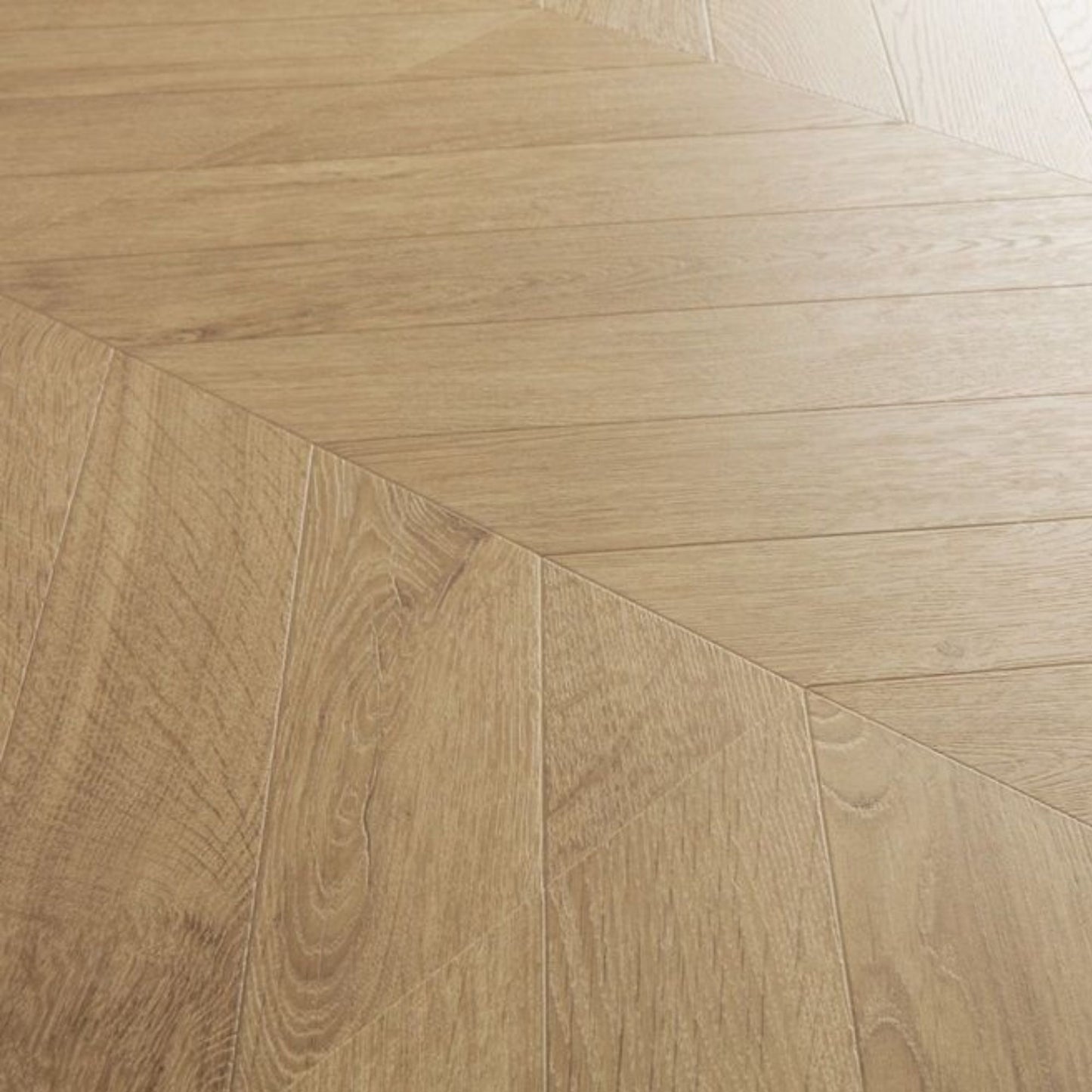 Pavimento in Laminato IMPRESSIVE PATTERNS ROVERE SPINA MEDIO QUICK-STEP con bisellatura naturale, 100% impermeabile, sistema Uniclic