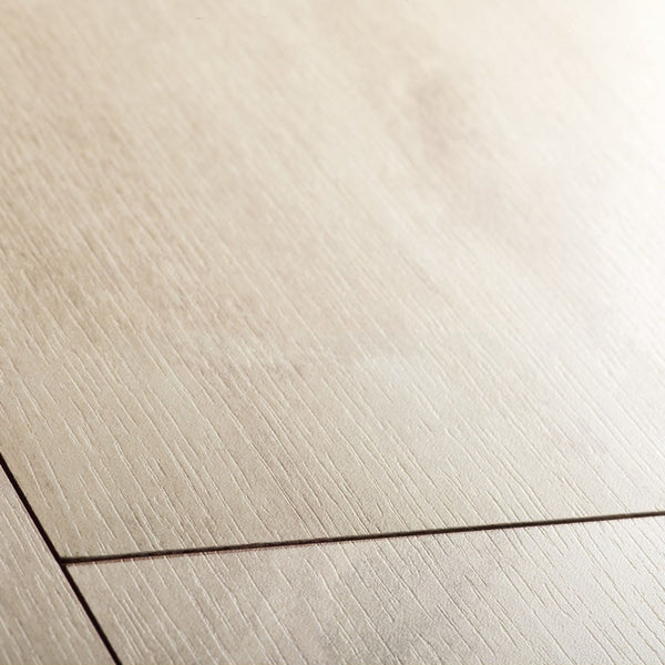 Pavimento in Laminato CLASSIC ROVERE HAVANA NATURALE QUICK-STEP con bisellatura a stampa, 100% impermeabile, sistema Uniclic