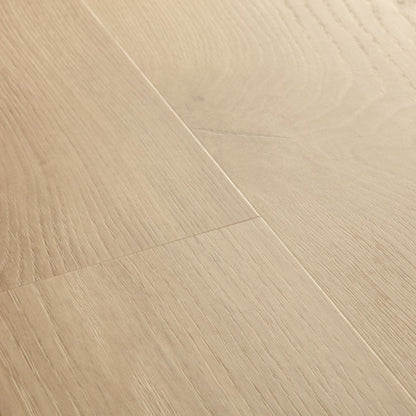 Pavimento in PVC BLOS BASE ROVERE SABBIA DELLA COSTA QUICK-STEP finitura effetto legno rovere in tonalità beige sabbia