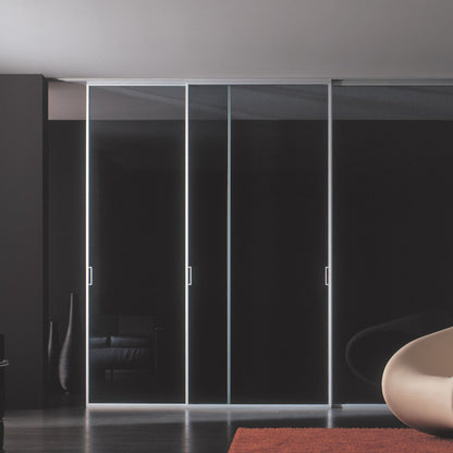 # PORTA LUNA - RES ITALIA Sistema con telaio ridotto in alluminio e ampia gamma di vetri personalizzabili