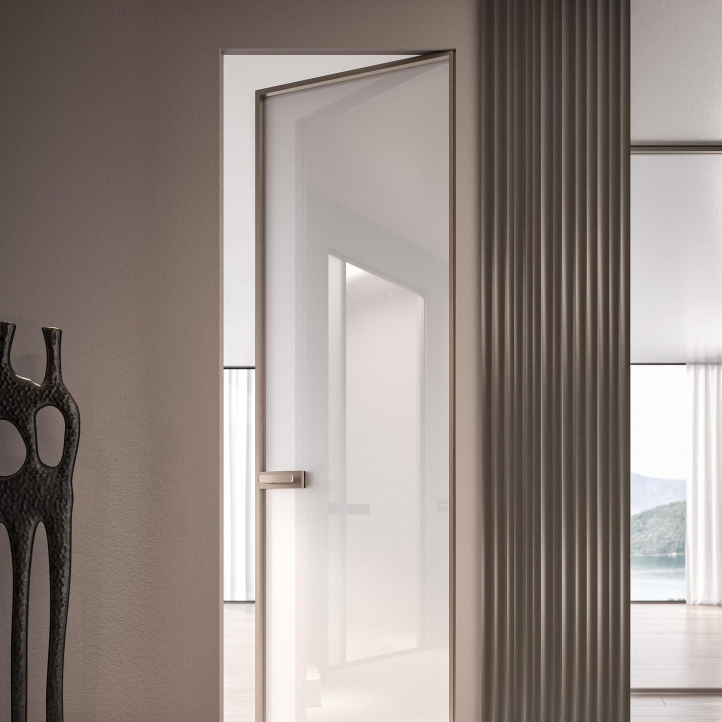 # PORTA SELENE - RES ITALIA con cornice sottile e minimale studiata per esaltare la leggerezza e la purezza del vetro