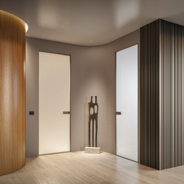 # PORTA SELENE - RES ITALIA con cornice sottile e minimale studiata per esaltare la leggerezza e la purezza del vetro