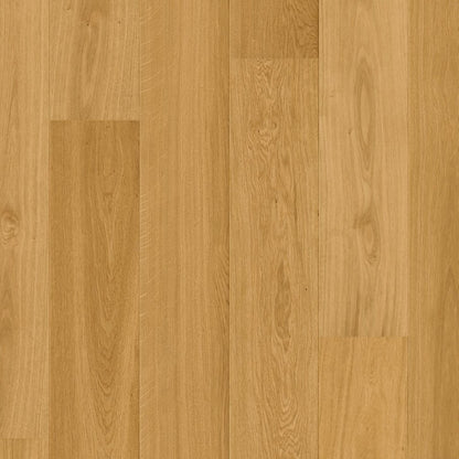 Pavimento in PARQUET CALA ROVERE NATURALE EXTRA OPACO QUICK-STEP effetto legno dona alla casa un effetto luminoso e uniforme