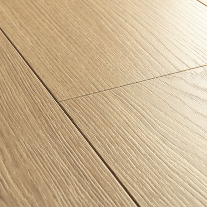 Pavimento in Laminato CAPTURE ROVERE VERNICIATO BEIGE QUICK-STEP impermeabili al 100% con tecnologia Hydroseal, posa Uniclic e garanzia a vita