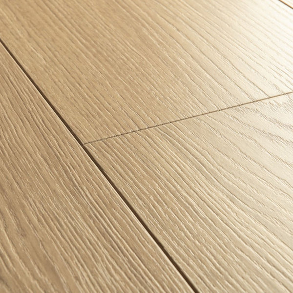 Pavimento in Laminato CAPTURE ROVERE VERNICIATO BEIGE QUICK-STEP impermeabili al 100% con tecnologia Hydroseal, posa Uniclic e garanzia a vita