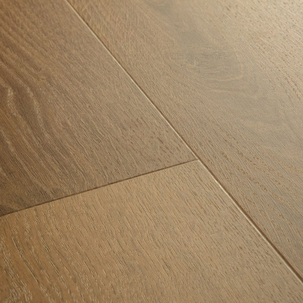 Pavimento in PVC BLOOM ROVERE AFFUMICATO ELEGANTE QUICK-STEP a doga media con Uniclic e bisellatura naturale