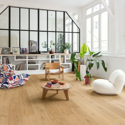 Pavimento in PVC BLOOM ROVERE NATURALE ELEGANTE QUICK-STEP elegante a doga media con sistema Uniclic