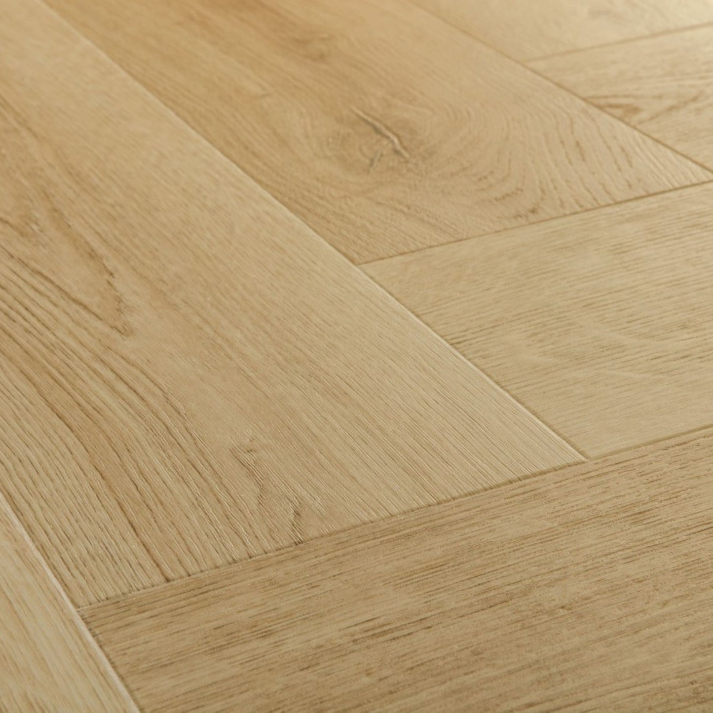 Pavimento in PVC CIRO BEIGE NATURALE QUICK-STEP finitura beige naturale restituisce un effetto legno sobrio e luminoso