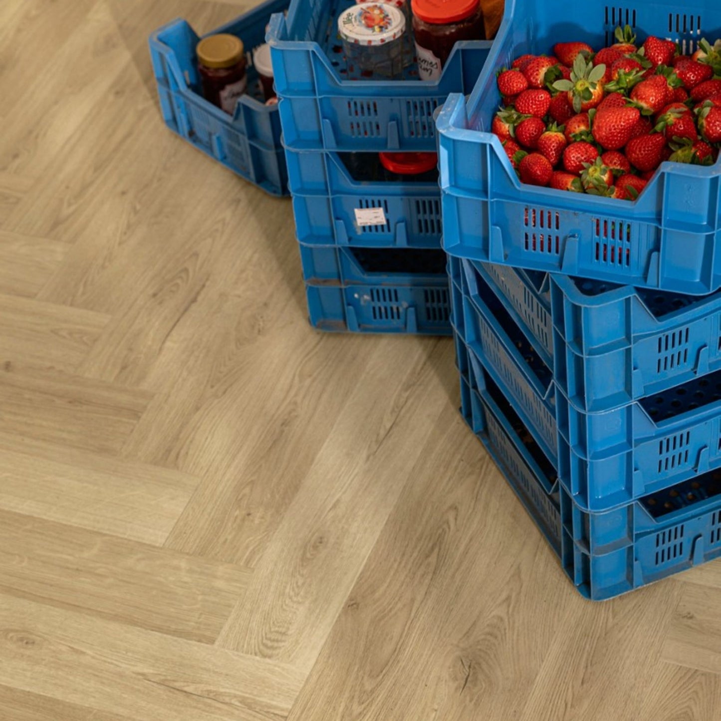 Pavimento in PVC CIRO BEIGE NATURALE QUICK-STEP finitura beige naturale restituisce un effetto legno sobrio e luminoso