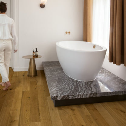 Pavimento in PARQUET AMATO ROVERE CANNELLA EXTRA OPACO QUICK-STEP effetto legno posa stabile Uniclic Multifit per ambienti residenziali