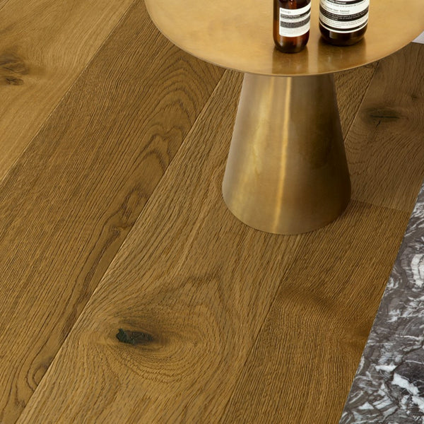 Pavimento in PARQUET AMATO ROVERE CANNELLA EXTRA OPACO QUICK-STEP effetto legno posa stabile Uniclic Multifit per ambienti residenziali