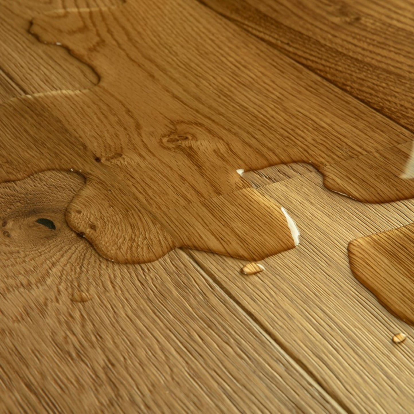 Pavimento in PARQUET AMATO ROVERE CANNELLA EXTRA OPACO QUICK-STEP effetto legno posa stabile Uniclic Multifit per ambienti residenziali