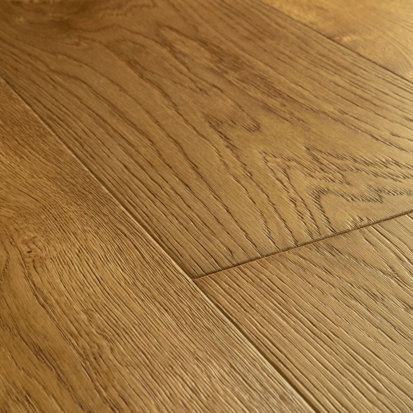 Pavimento in PARQUET CALA ROVERE CANNELLA EXTRA OPACO QUICK-STEP effetto legno superficie impermeabile, tecnologia Wood for Life