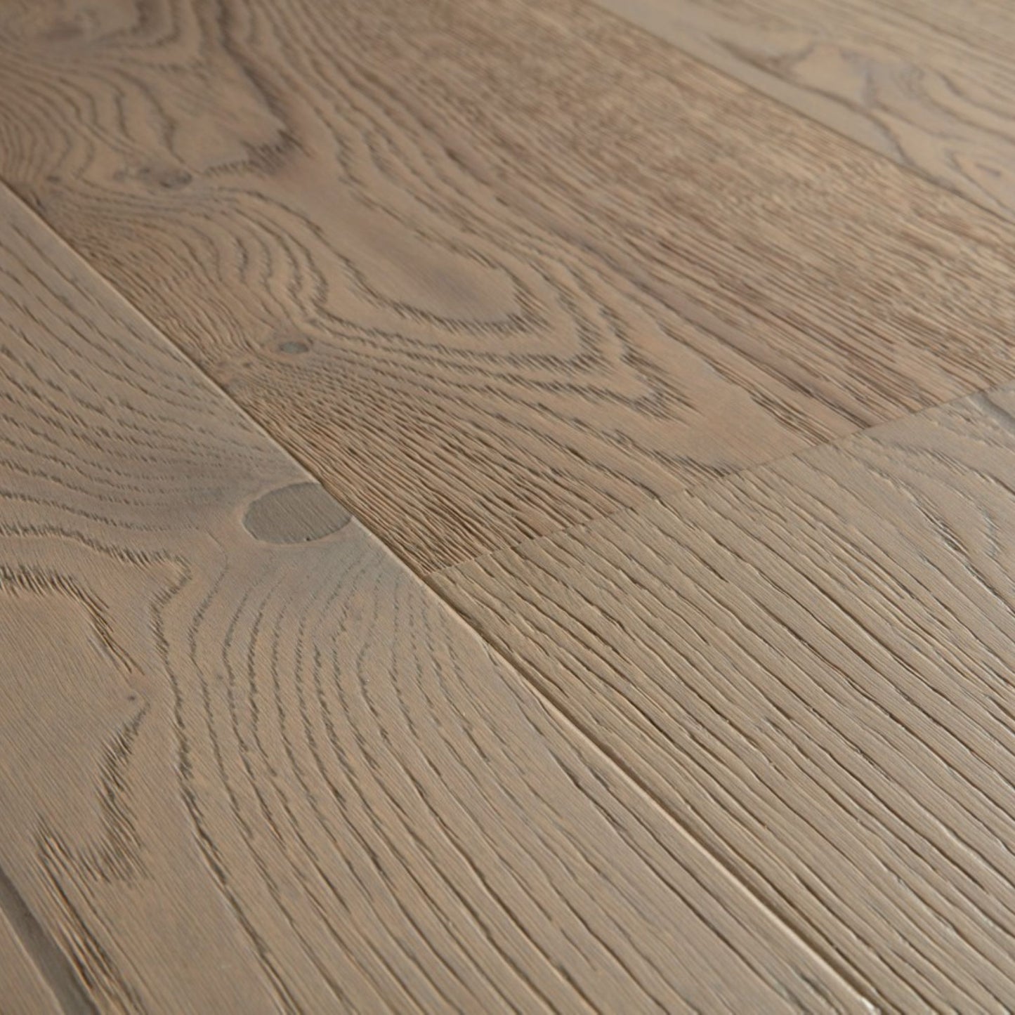 Pavimento in PARQUET CASCADA ROVERE COTONE EXTRA OPACO QUICK-STEP effetto legno è pensata per ambienti luminosi e ristrutturazioni moderne
