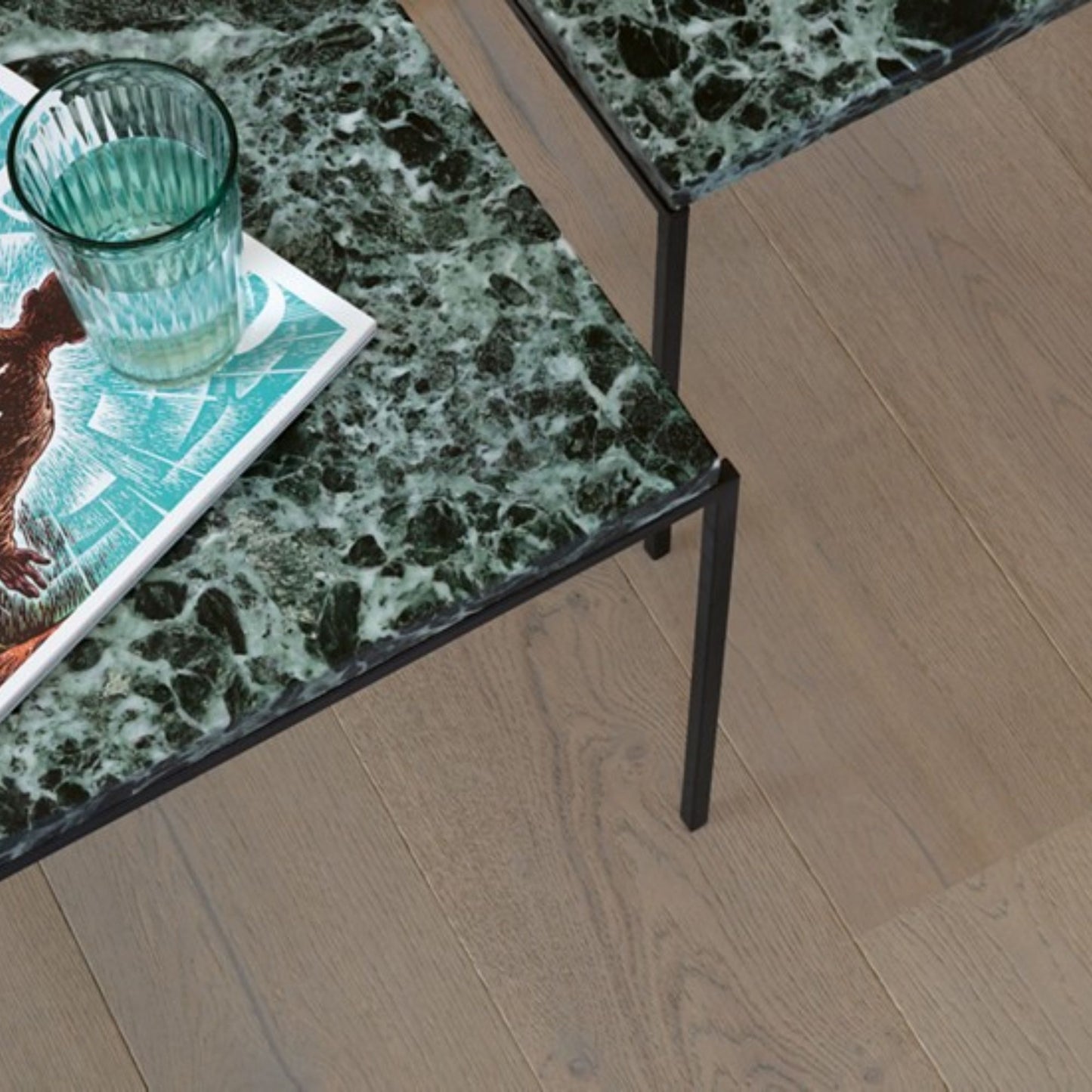 Pavimento in PARQUET CASCADA ROVERE COTONE EXTRA OPACO QUICK-STEP effetto legno è pensata per ambienti luminosi e ristrutturazioni moderne