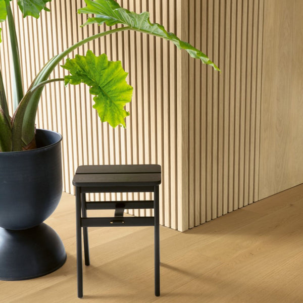 Pavimento in PARQUET CASCADA ROVERE CUOIO EXTRA OPACO QUICK-STEP effetto legno questa tonalità consente di mantenere una base calda senza appesantire lo spazio
