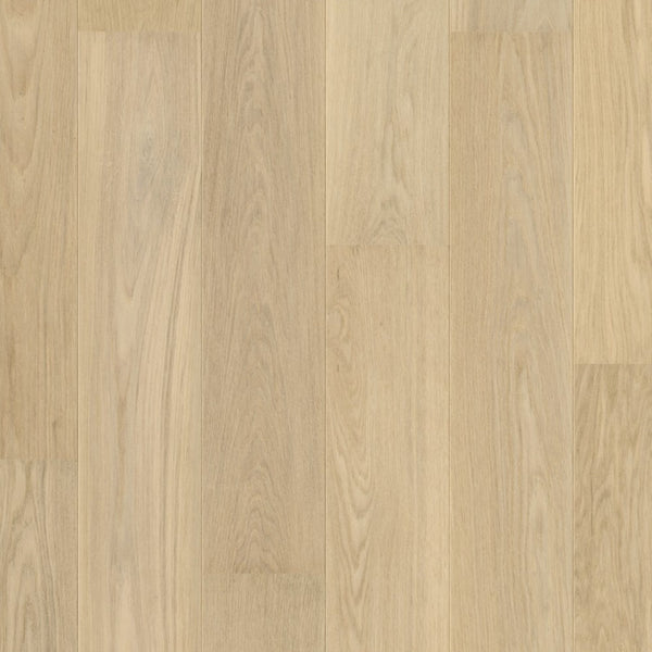 Pavimento in PARQUET CASCADA ROVERE DEL GIGLIO EXTRA OPACO QUICK-STEP effetto chiaro e arioso, ideale per appartamenti di piccole e medie dimensioni dove la percezione dello spazio è centrale