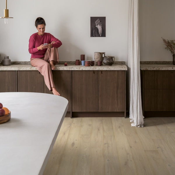 Pavimento in PARQUET CASCADA ROVERE DEL TEMPORALE EXTRA OPACO QUICK-STEP effetto legno finitura extra opaca ideale per ambienti residenziali moderni o classici