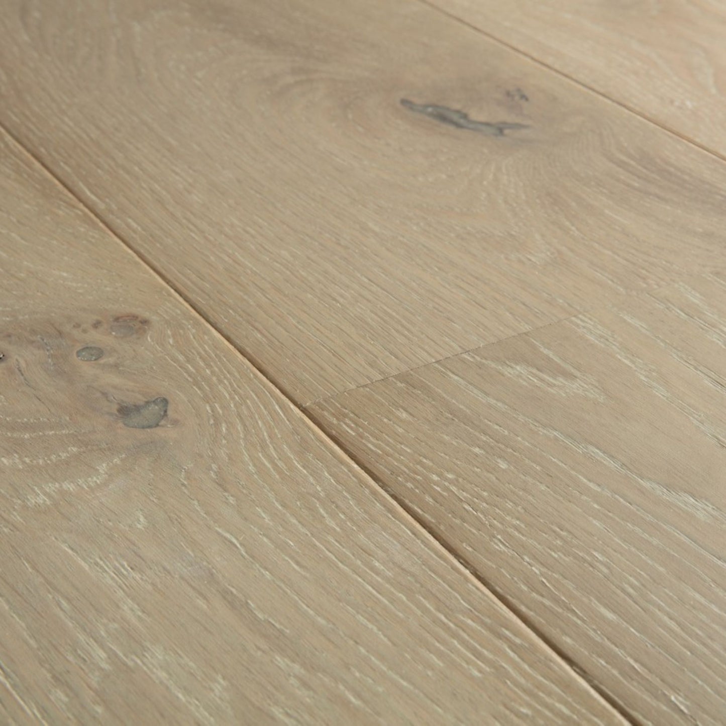 Pavimento in PARQUET CASCADA ROVERE DEL TEMPORALE EXTRA OPACO QUICK-STEP effetto legno finitura extra opaca ideale per ambienti residenziali moderni o classici