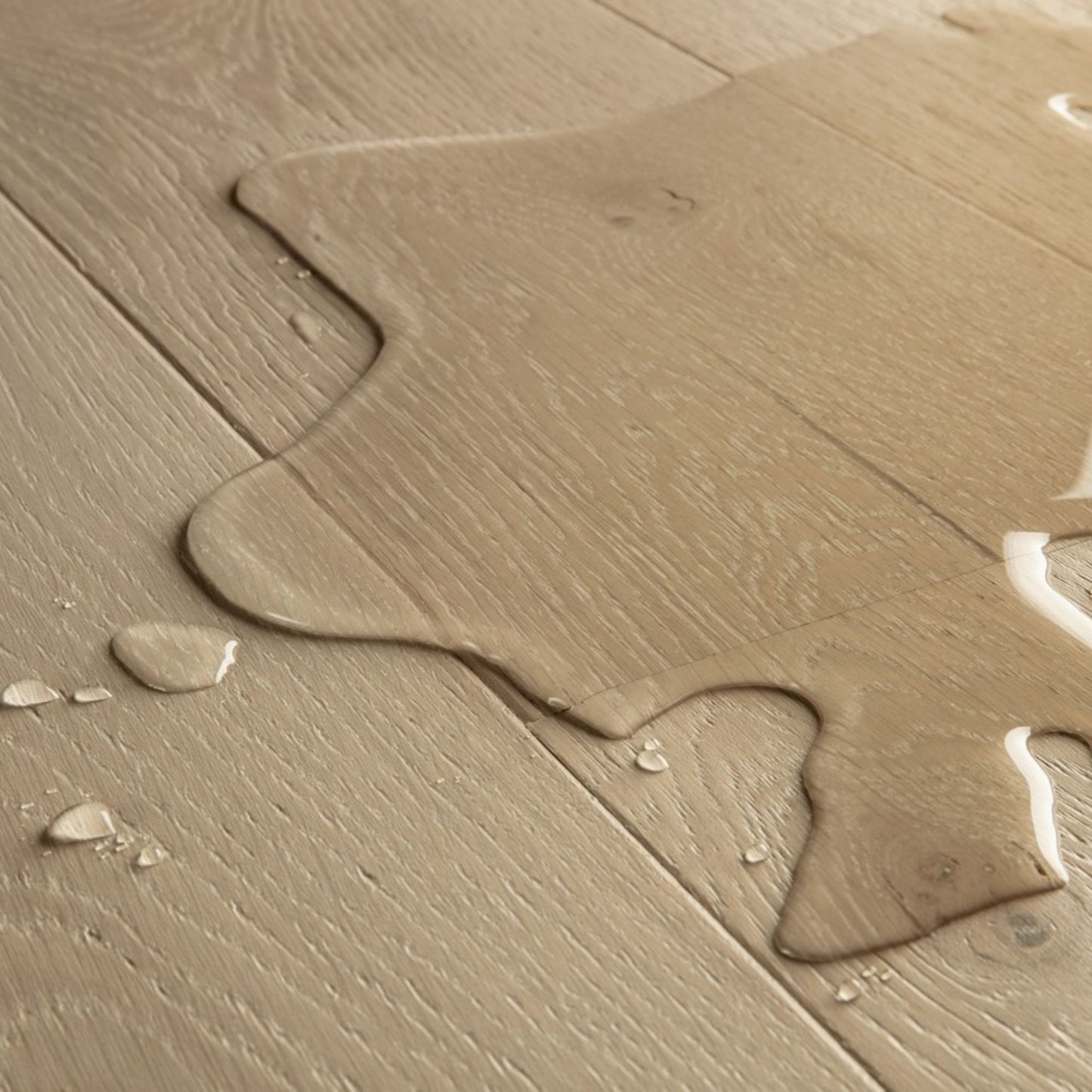 Pavimento in PARQUET CASCADA ROVERE DEL TEMPORALE EXTRA OPACO QUICK-STEP effetto legno finitura extra opaca ideale per ambienti residenziali moderni o classici