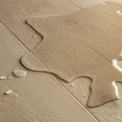 Pavimento in PARQUET CASCADA ROVERE DEL TEMPORALE EXTRA OPACO QUICK-STEP effetto legno finitura extra opaca ideale per ambienti residenziali moderni o classici