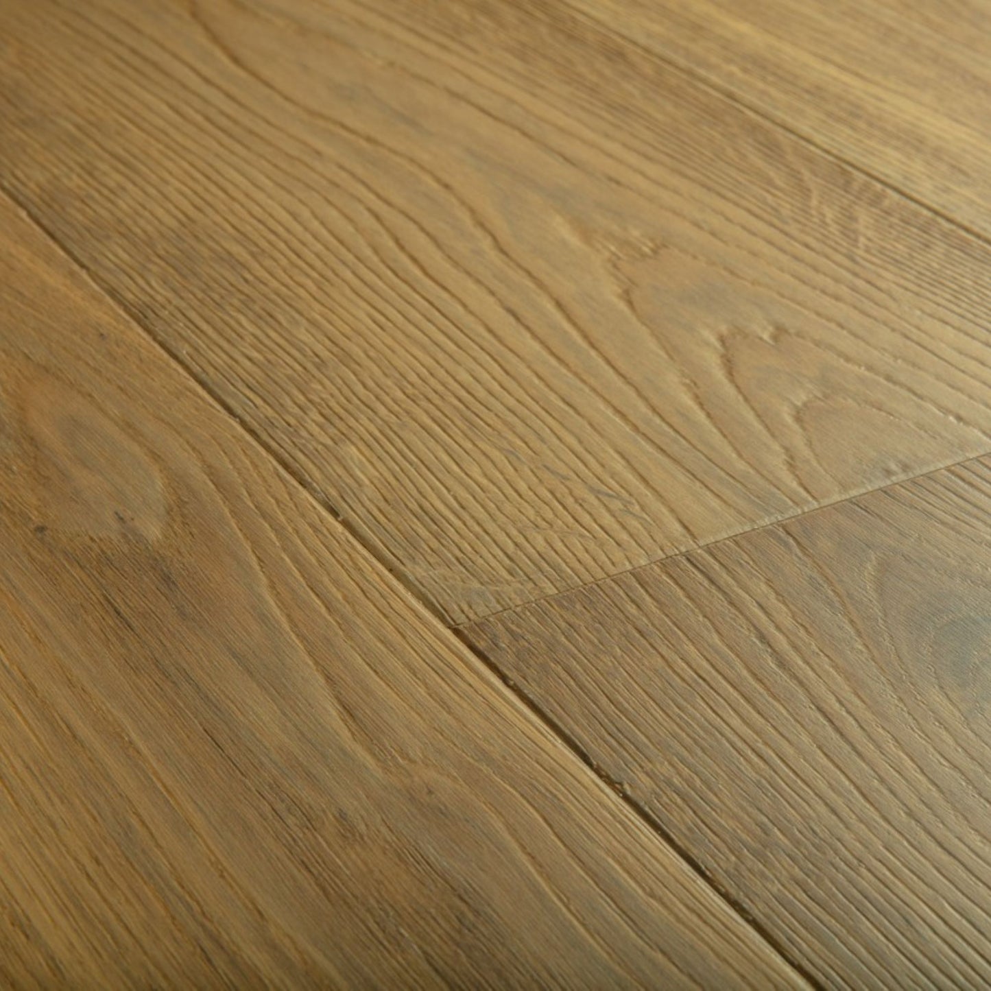 Pavimento in PARQUET CASCADA ROVERE MOKACCINO EXTRA OPACO QUICK-STEP effetto legno ideale sia per ambienti residenziali moderni che per spazi classici