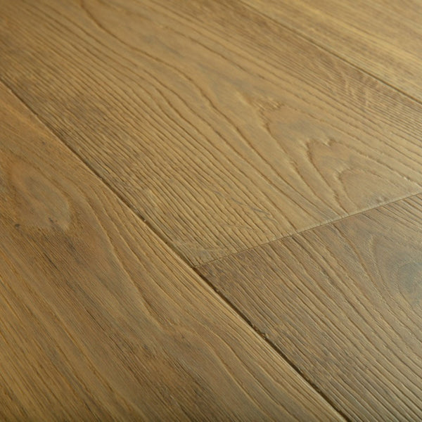 Pavimento in PARQUET CASCADA ROVERE MOKACCINO EXTRA OPACO QUICK-STEP effetto legno ideale sia per ambienti residenziali moderni che per spazi classici