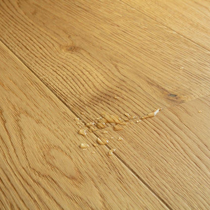 Pavimento in PARQUET CASCADA ROVERE NATURALE EXTRA OPACO QUICK-STEP effetto legno pensato per chi desidera pavimenti eleganti, duraturi e facili da mantenere