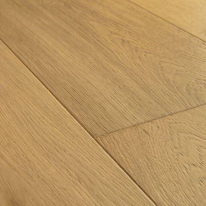 Pavimento in PARQUET CALA ROVERE PURO EXTRA OPACO QUICK-STEP effetto legno tecnologia Wood for Life previene l’adesione di fango, residui o altri tipi di sporco