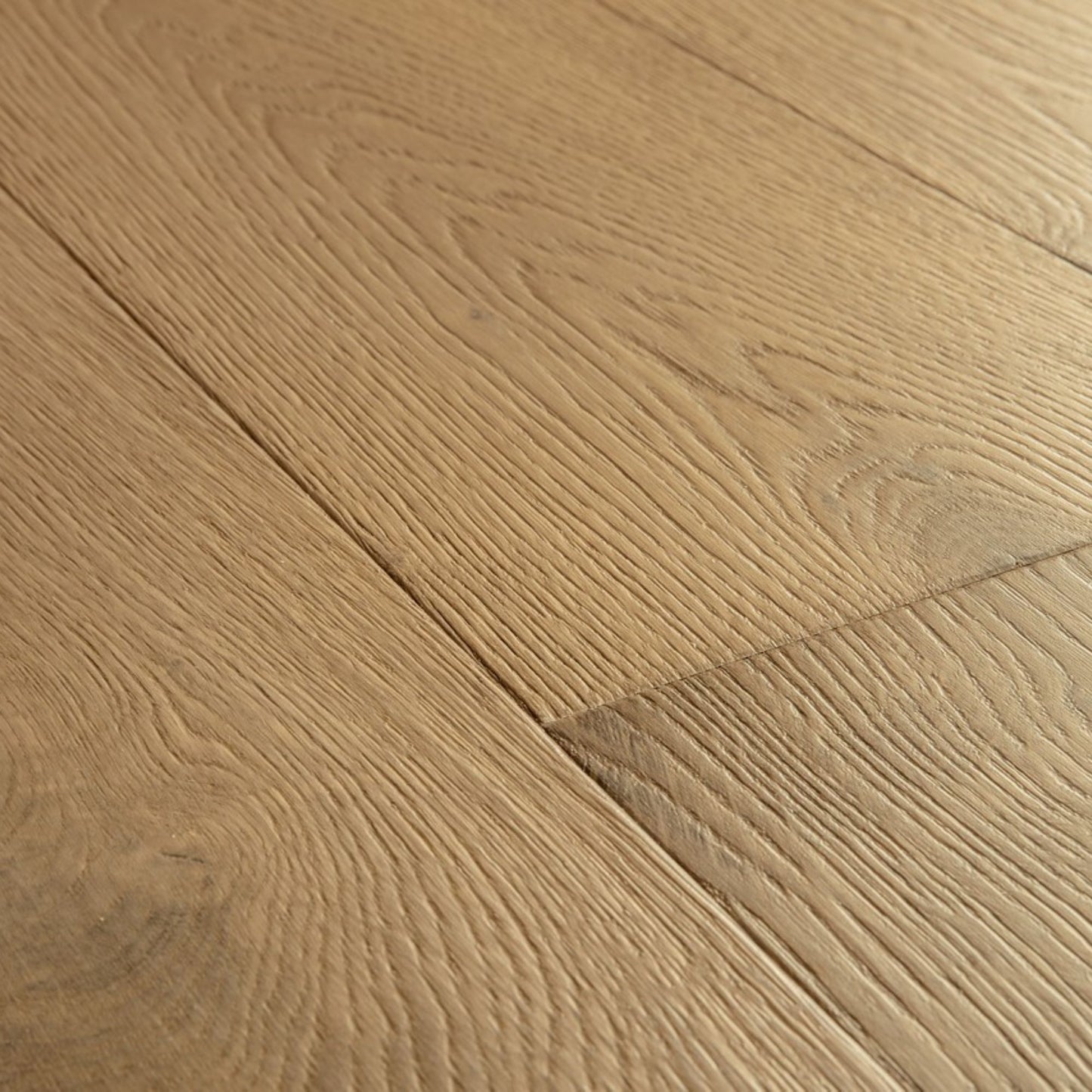 Pavimento in PARQUET CASCADA ROVERE SENAPE EXTRA OPACO QUICK-STEP effetto legno base cromatica calda e avvolgente adatta a contesti contemporanei
