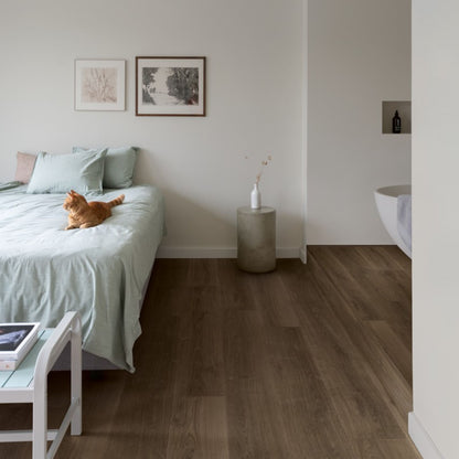 Pavimento in Laminato CAPTURE ROVERE SPAZZOLATO MARRONE QUICK-STEP sistema Uniclic e compatibile con riscaldamento a pavimento