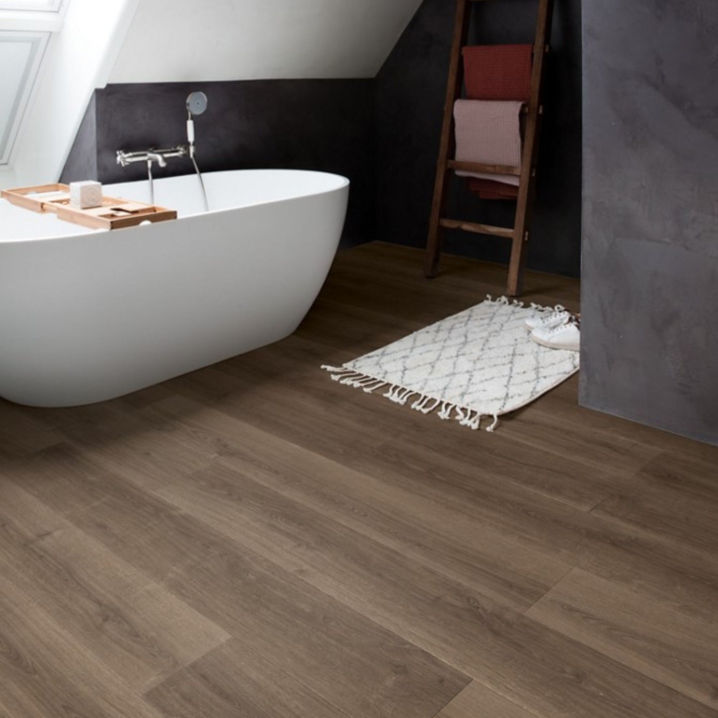 Pavimento in Laminato CAPTURE ROVERE SPAZZOLATO MARRONE QUICK-STEP sistema Uniclic e compatibile con riscaldamento a pavimento