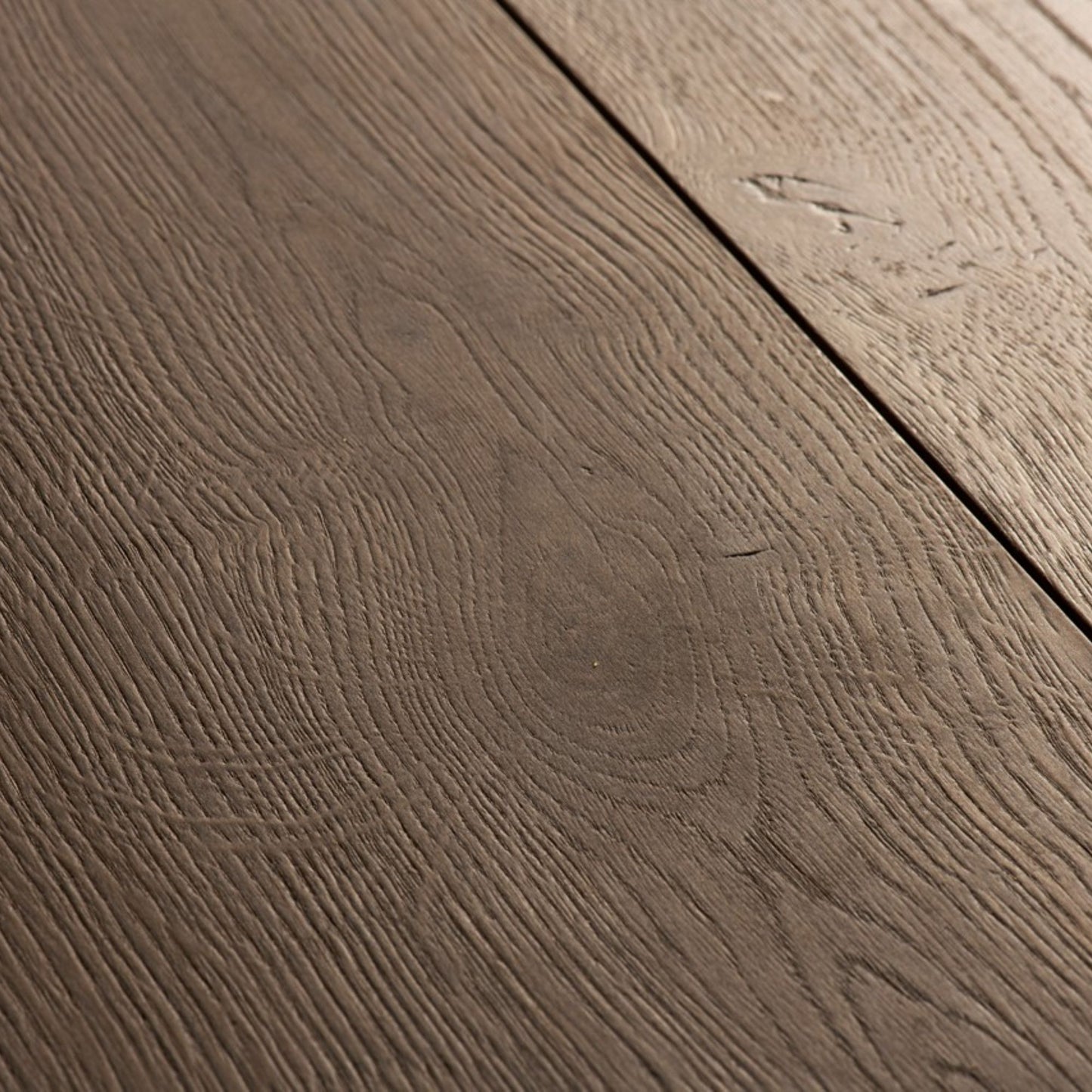 Pavimento in Laminato CAPTURE ROVERE SPAZZOLATO MARRONE QUICK-STEP sistema Uniclic e compatibile con riscaldamento a pavimento