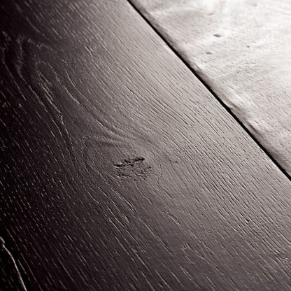 Pavimento in Laminato CAPTURE ROVERE TINTO NERO QUICK-STEP impermeabile, resistente ai graffi e compatibile con riscaldamento a pavimento